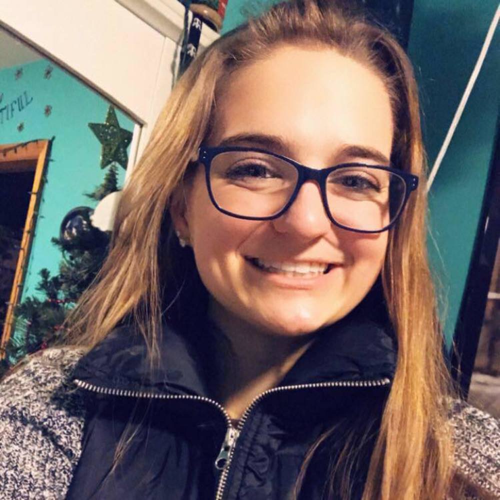 Meet your Posher, Courtney